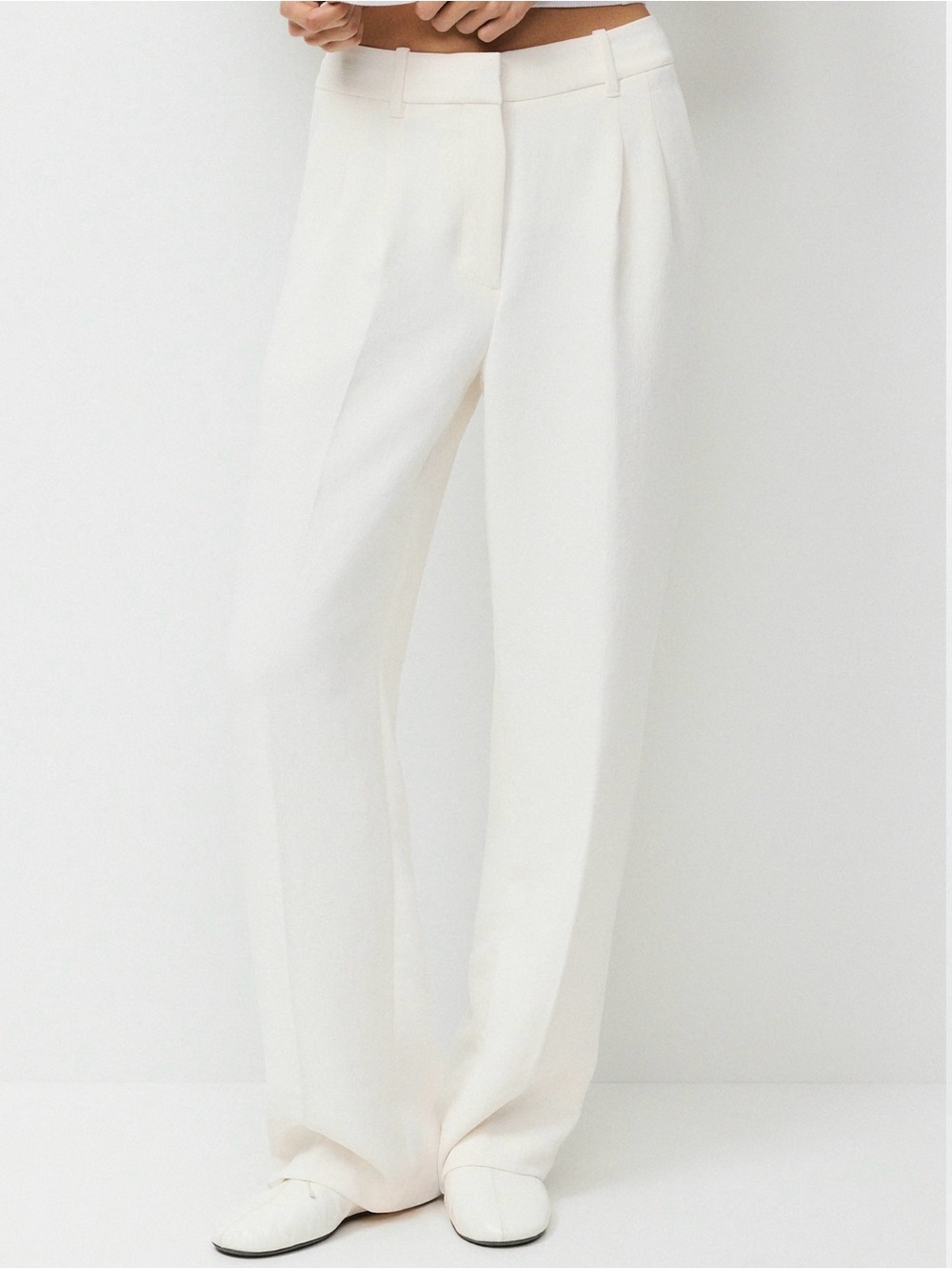 Aritzia The Effortless Pant™ - Light Birch